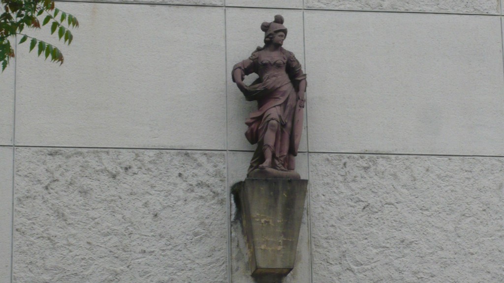 Statue der Göttin Minerva in der Obertorstraße (Foto: Peter Weitzmann)