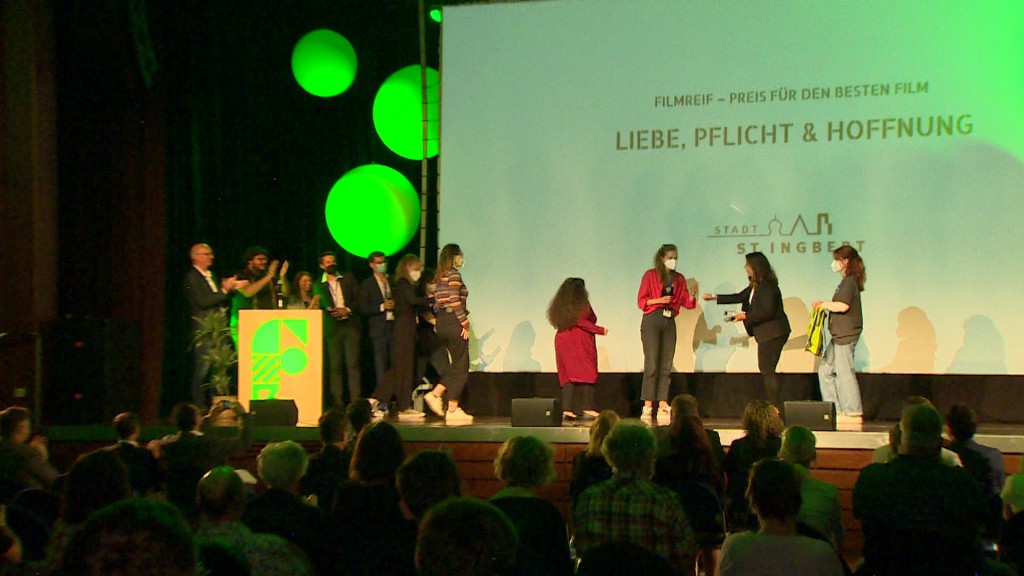 Bei der Preisverleihung des Bundesfestivals junger Film 2021 in St. Ingbert (Foto: SR Fernsehen)