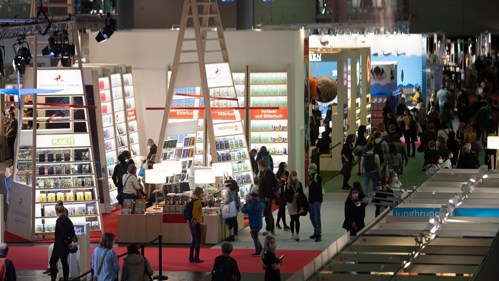 Publikum auf der Frankfurter Buchmesse 2021 (Foto: picture alliance/dpa | Sebastian Gollnow)