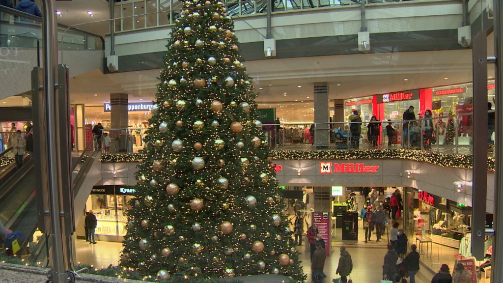 Foto: Weihnachtsbaum in Neunkircher Einkaufzentrum