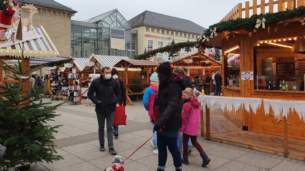 Auf dem Saarlouiser Weihnachtsmarkt (Foto: SR/Lena Schmidtke)