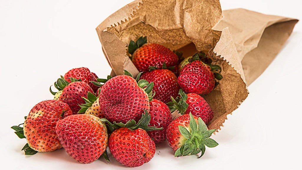 papiertüte mit Erdbeeren (Bild: Pixababy / stevepb)