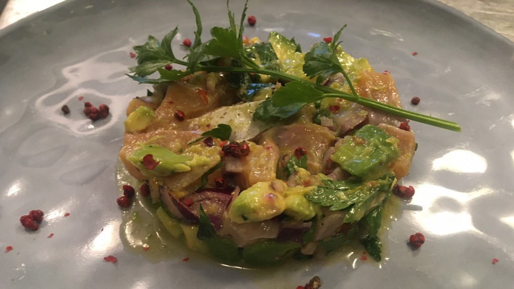 Saibling-Avocado-Tartar