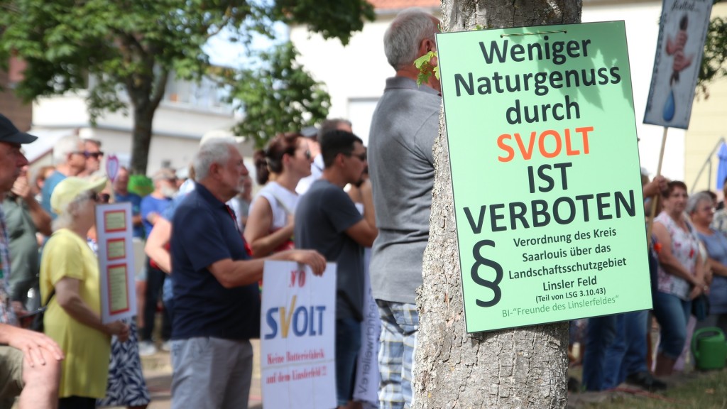 Demonstration gegen eine mögliche Ansiedlung von SVolt auf dem Linslerfeld.