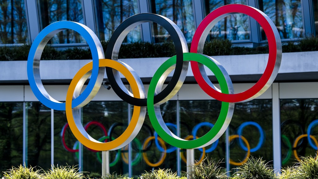 Die Olympischen Ringe am Eingang des IOC in Lausanne.