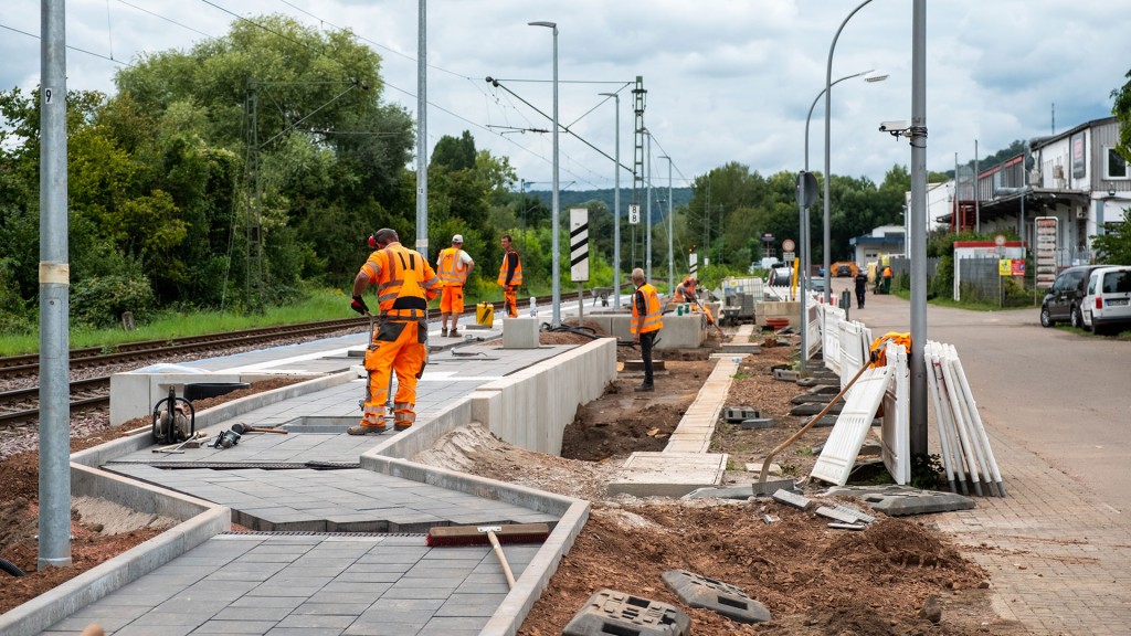 Foto: Baustelle von Sanierungsarbeiten am Bahnhof Bübingen