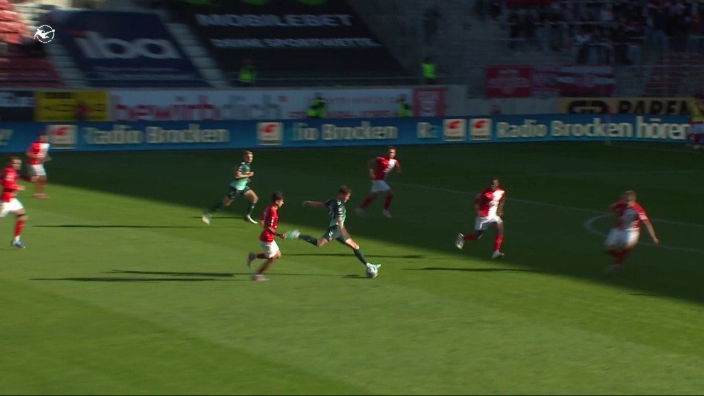Foto: Spielaufnahme Hallescher FC gegen Jahn Regensburg