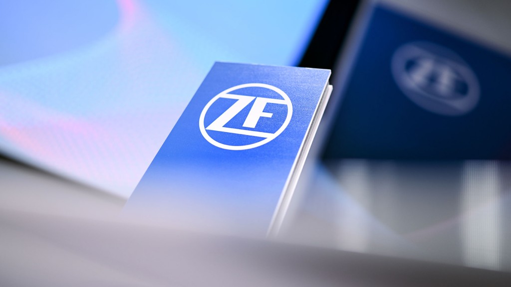 Eine Stele mit dem ZF-Logo