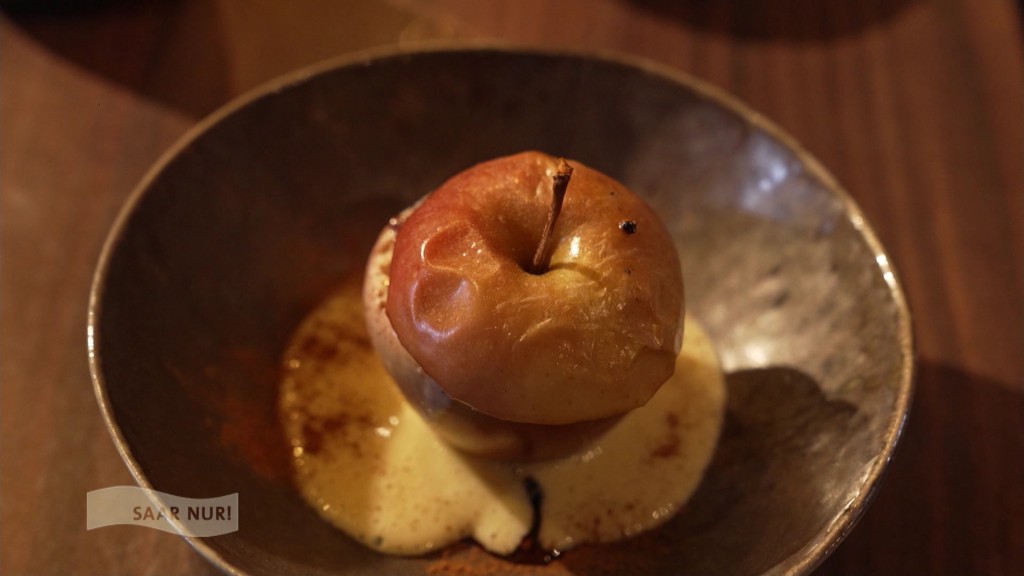 Foto: Bratapfel in einer Schale