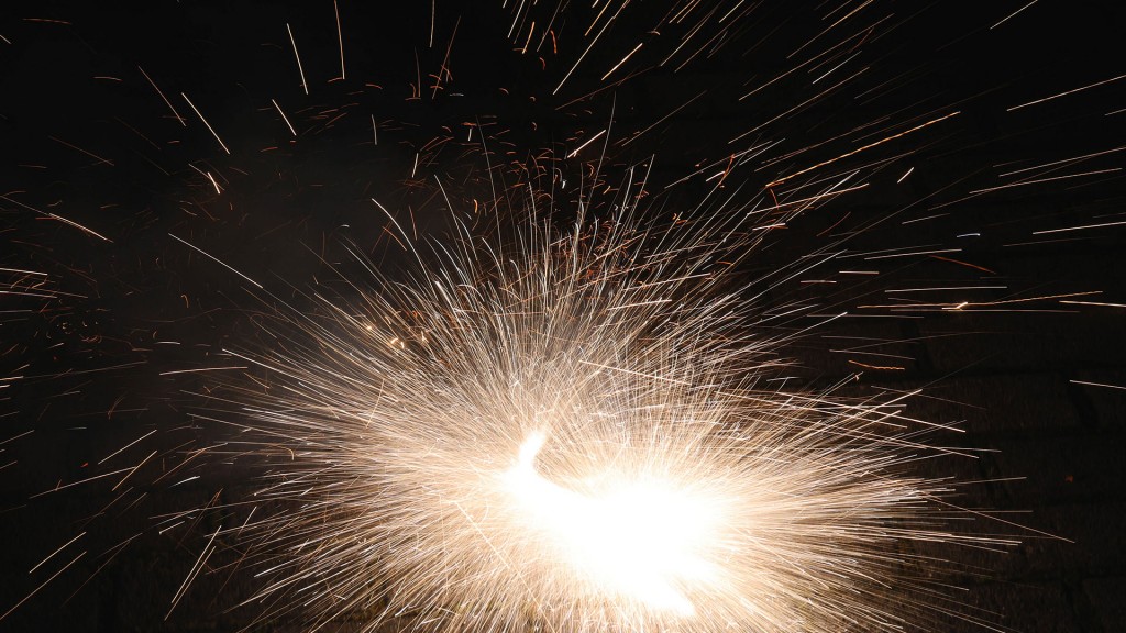 Foto: Ein Feuerwerkskörper explodiert