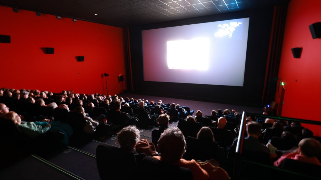 Foto: Menschen in einem Kinosaal