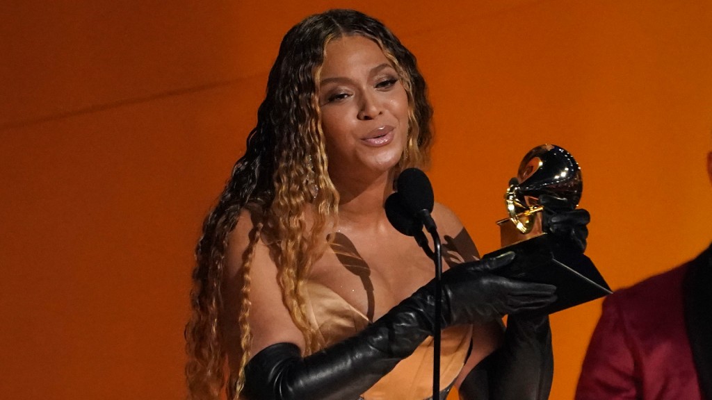 Beyonce nimmt den Preis für das beste Dance/Electronic Music Album für 