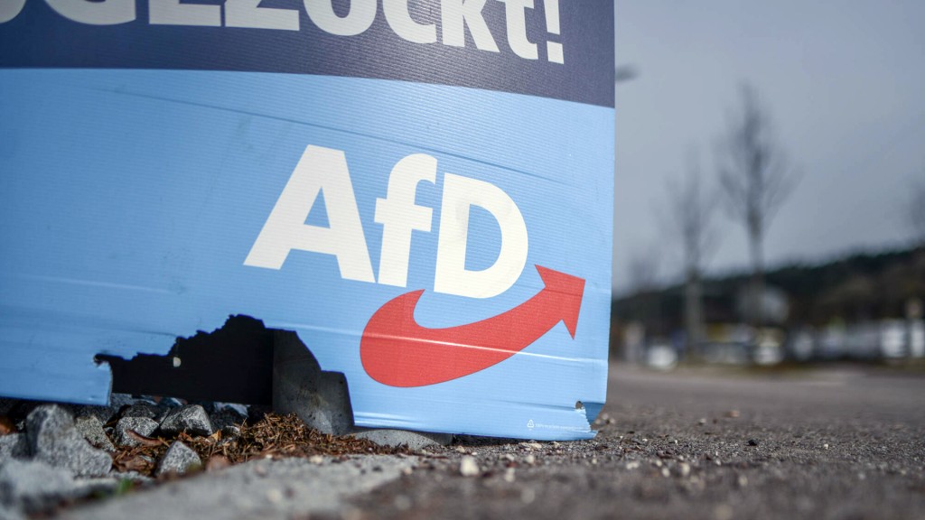 Zerstörtes AfD-Wahlplakat