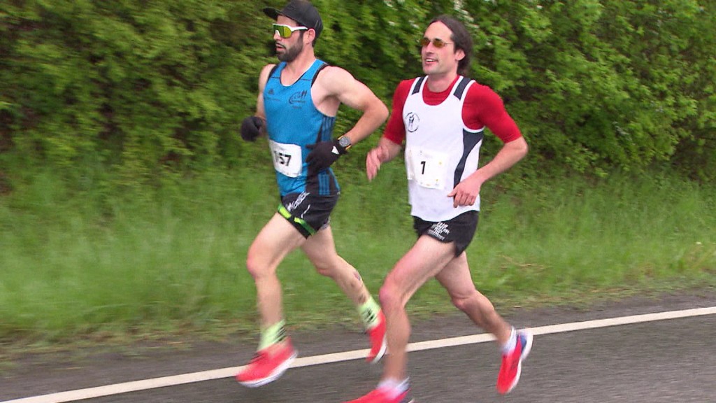 Foto: Zwei Läufer beim St. Wendeler Marathon