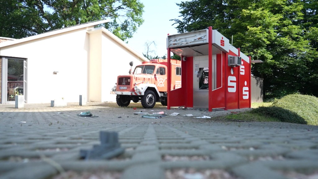 Foto: Polizei im Einsatz nach einer Geldautomatensprengung