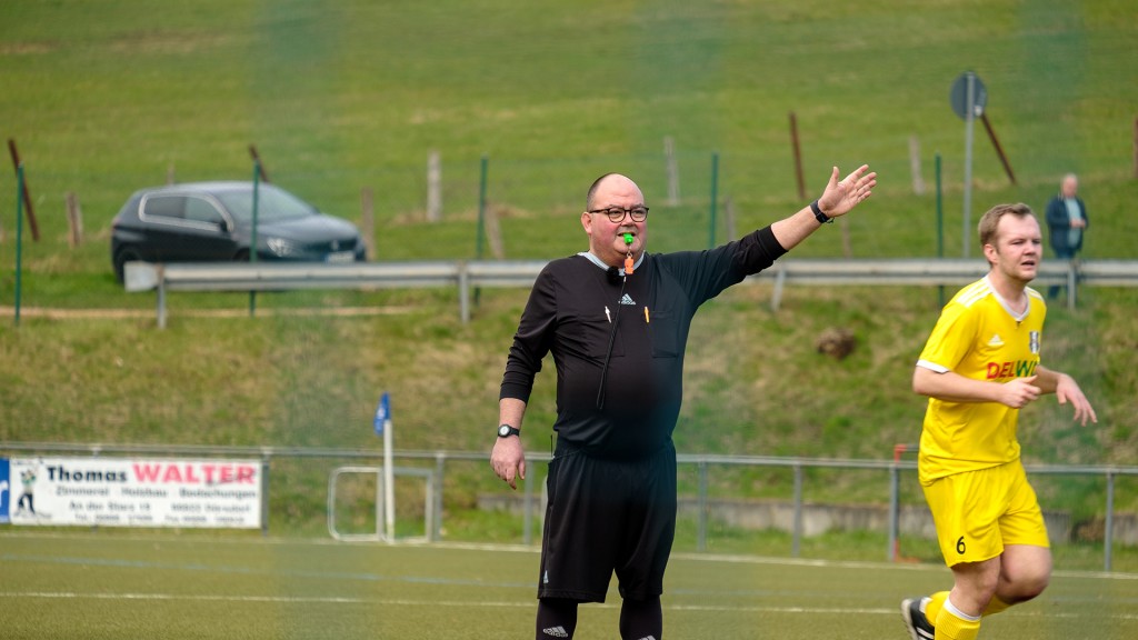 Angelo Diliberto als Schiedsrichter auf dem Platz