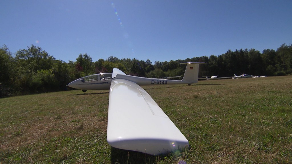 Foto: Flugzeug auf dem Bexbacher Flugplatz