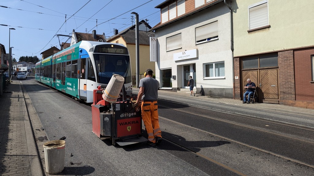 Saarbahn testet Strecke in Riegelsberg