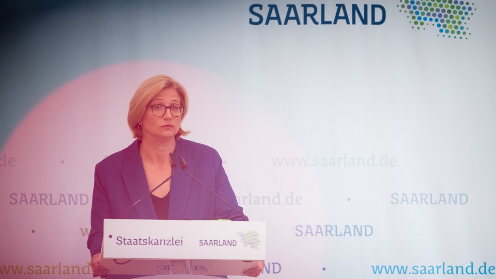 Ministerpräsidentin Anke Rehlinger stellt die Halbzeitbilanz der saarländischen Landesregierung vor. 