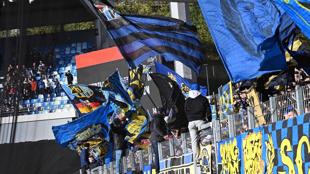 Fans des FC Saarbrücken im Stadion