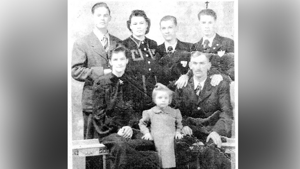 Die Brüder René und Jacques Knecht mit ihrer Familie