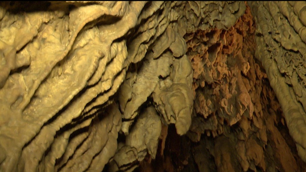 Foto: Tropfsteinhöhle in Niedaltdorf