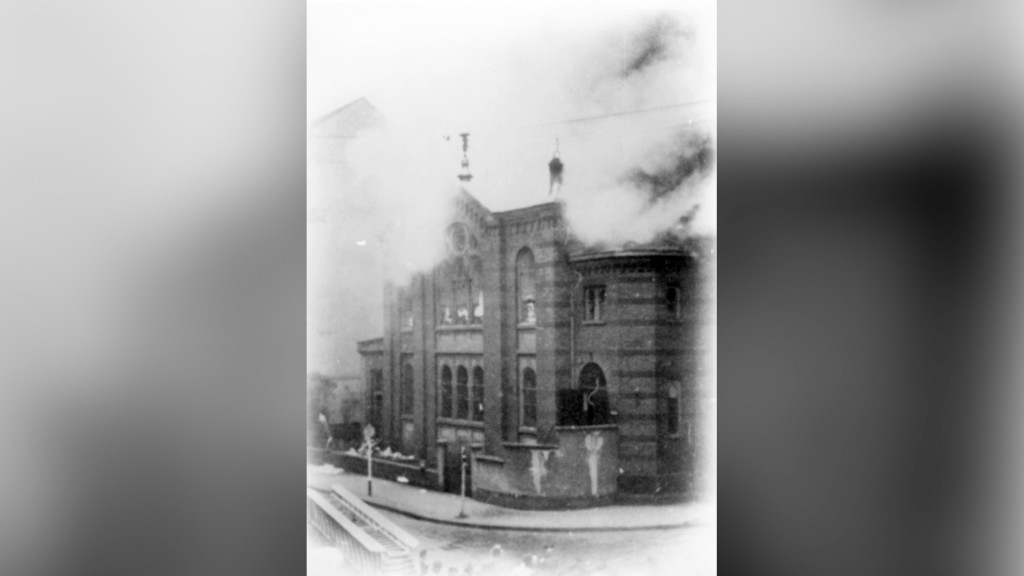 Foto: Brennende Synagoge in Saarbrücken