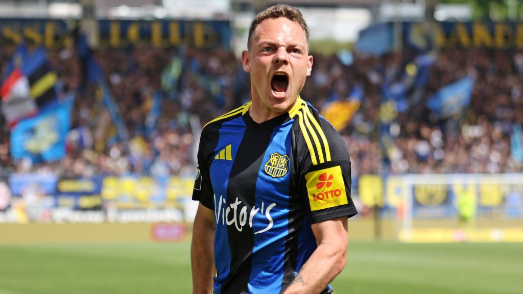 Patrick Sontheimer vom FCS feiert seinen Führungstreffer gegen den SC Verl.