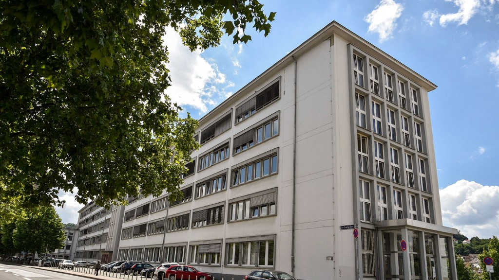 Foto: Das Gebäude der Finanzbehörden in Saarbrücken am Stadtgraben (Finanzamt und Finanzministerium)