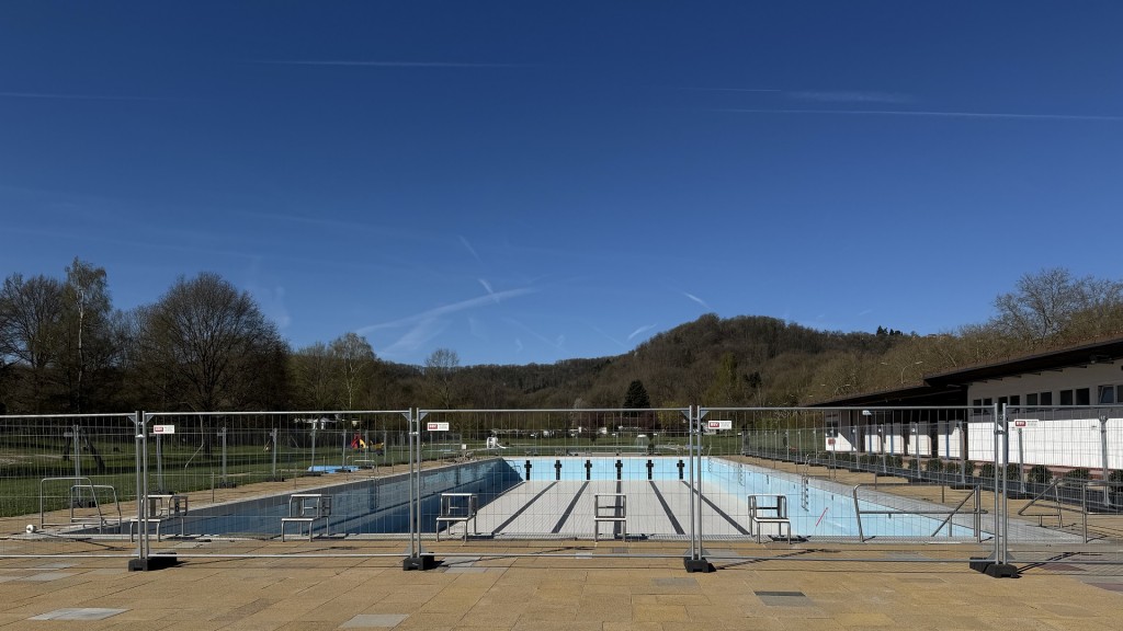 Baustelle im Freibad Wallerfangen 