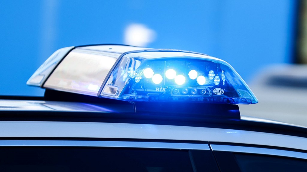 Blaulicht an einem Polizeiauto. Symbolbild