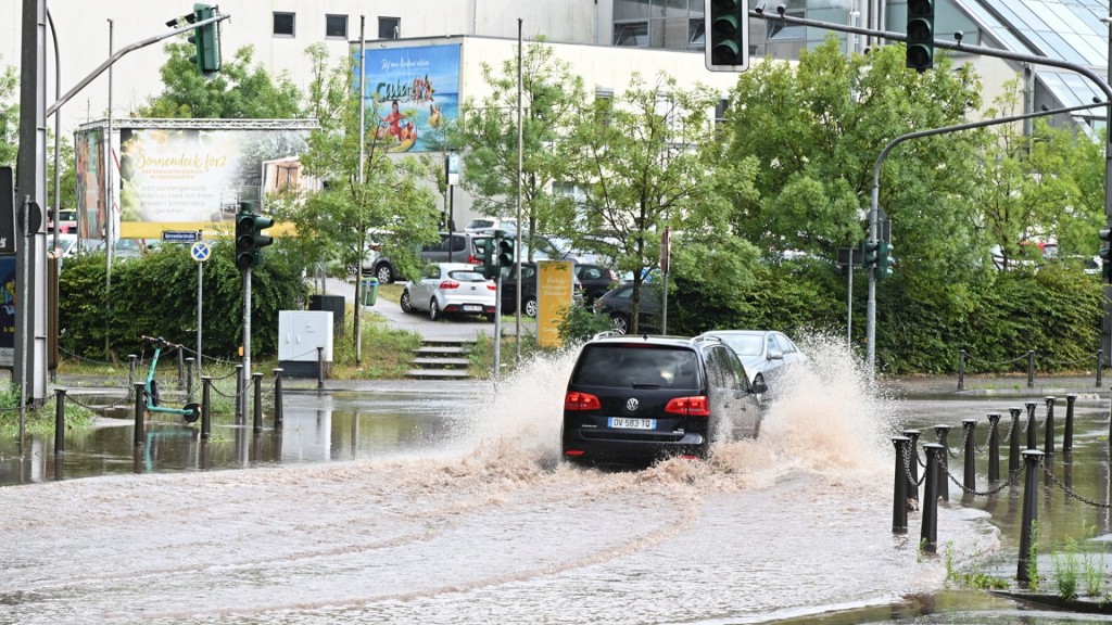 Foto: Überflutete Straßen in Saarbrücken