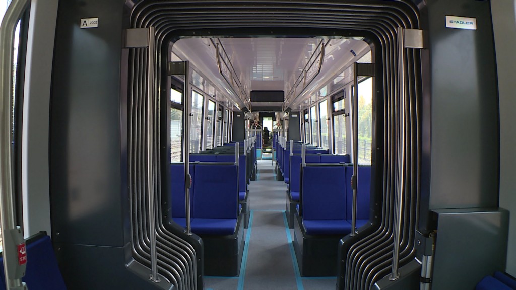Foto: neuer Saarbahnzug 