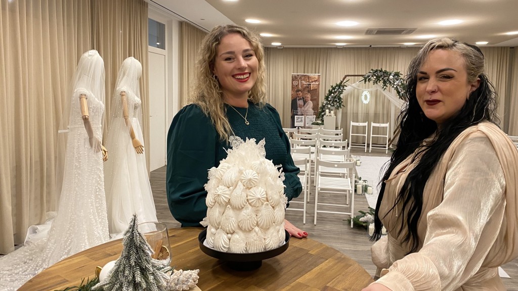 Traurednerin Jennifer Wack und  Hochzeits-Stylistin Rebecca Altmeier