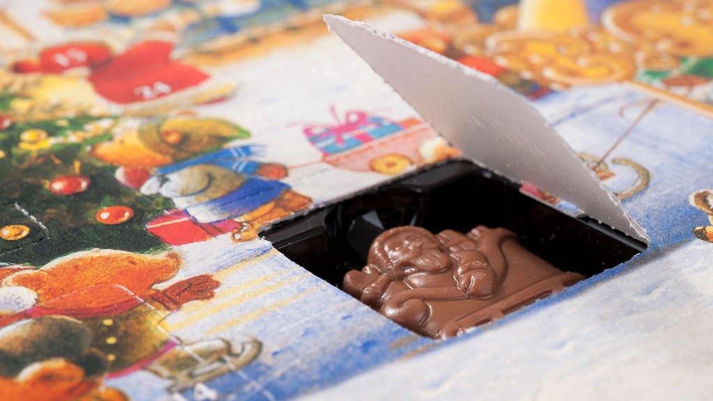 Adventskalender mit geöffnetem Türchen