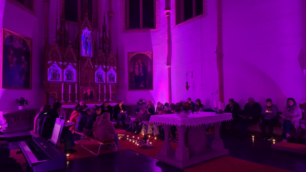 Frühmesse in Marpingen zur Adventszeit