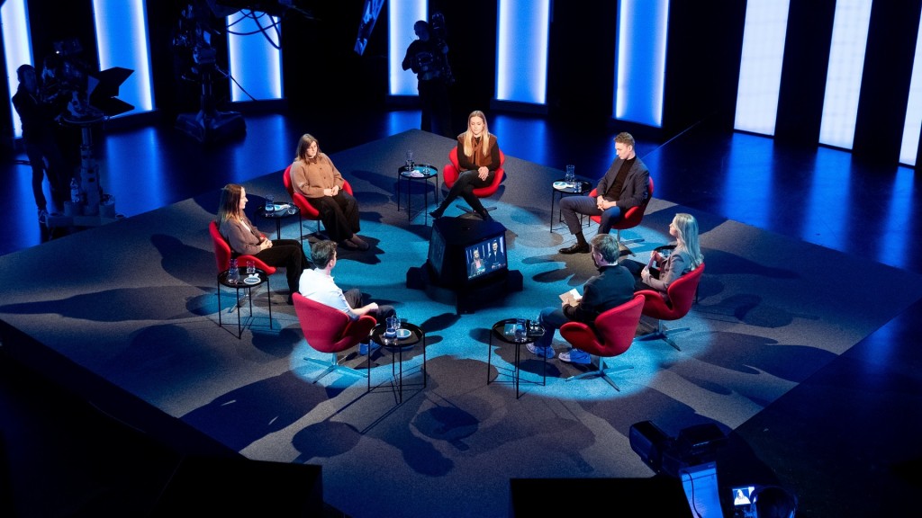 Junge Politikerinnen und Politiker im Studio für 