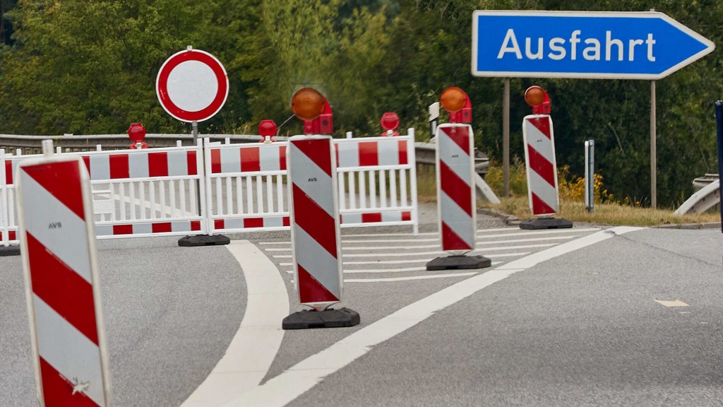 Sperrung auf einer Autobahn, Ausfahrt