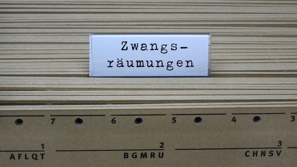 An einem Hängeregister befindet sich der Schriftzug Zwangsraeumungen
