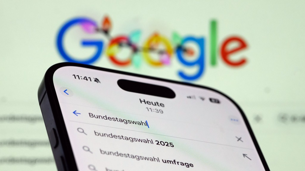 Das Wort „Bundestagswahl“ ist als Suchbegriff auf der Seite von Google auf einem Smartphone zu sehen