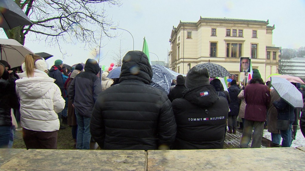 Foto: Exil-Iraner demonstrierten vor dem Landtag gegen Iran-Regime