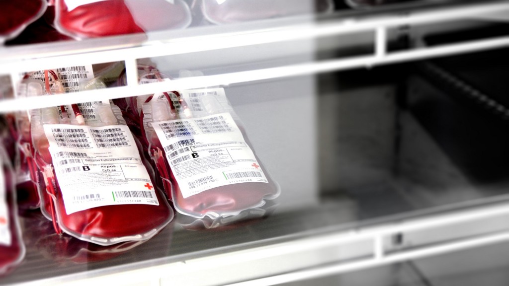 Regal mit Blutspenden