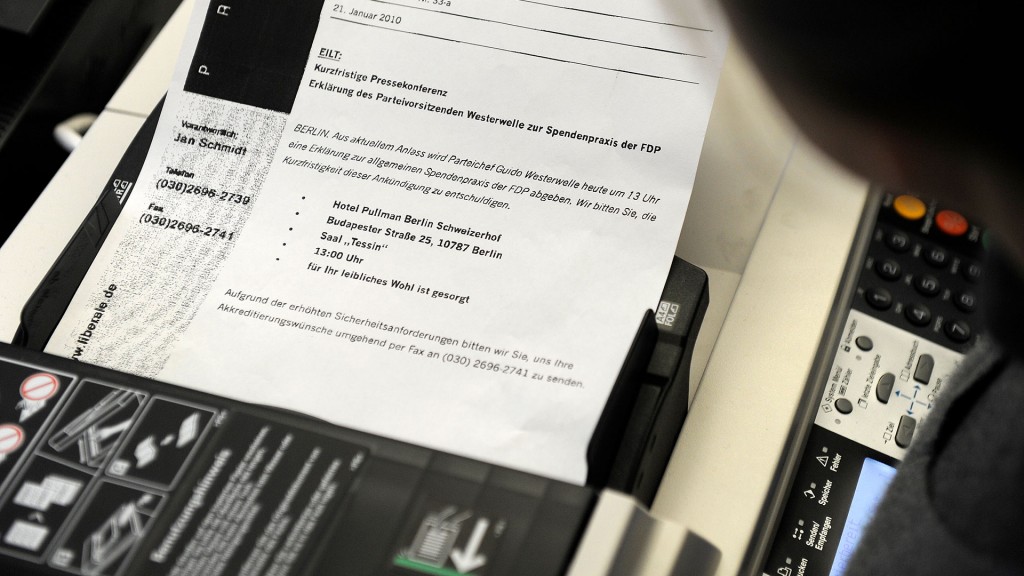 Ein Faxgerät in Benutzung