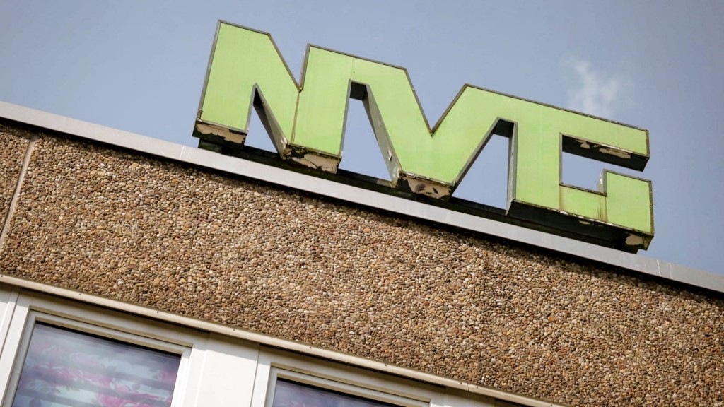 NVG-Schild auf Gebäudedach