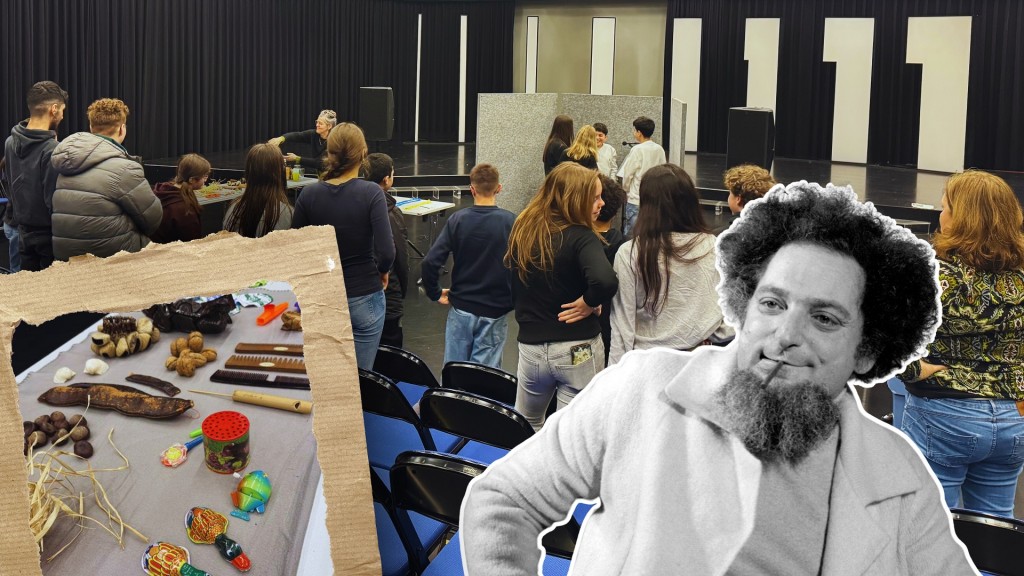 Eine Collage, auf der man eine Schulklasse im Studio Eins beim Saarländischen Rundfunk sieht, wie sie Mini-Hörspiele produzieren. Davor der Autor Georges Perec, an dessen Stil sich die Schülerinnen und Schüler orientieren, rechts Requisiten, um Geräu