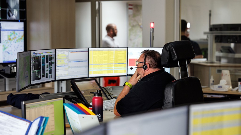 Symbolbild: Blick in eine Nortrufleitstelle