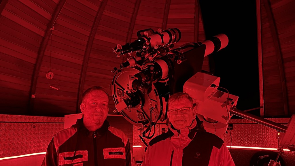 Michael Comteße, 2. Vorsitzender Sternwarte Peterberg (links), Thomas Klassen, 1. Vorsitzender Sternwarte Peterberg (rechts)