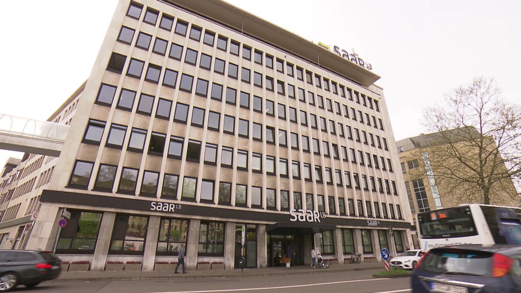 Foto: Gebäude der saarländischen Landesbank (SaarLB)