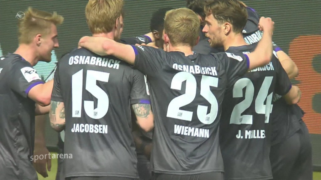 Spieler des VfL Osnabrück feiern Tor 