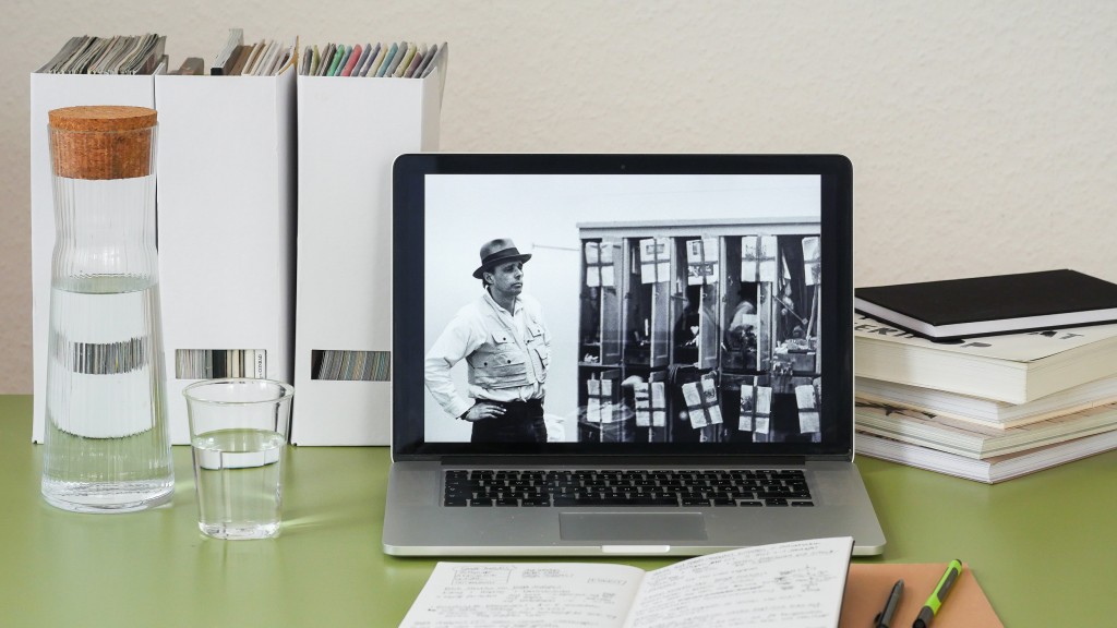 Ansicht blockbeuys.org [Im Bild: Joseph Beuys (Ausschnitt), Foto: Barbara Klemm, 1971]